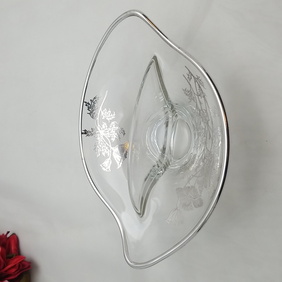 Viking Epic Flanders Silver Flower Divided Dish - Picture 9 of 16